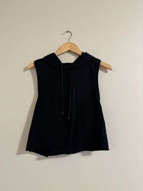 Victoria sport Black Sleeveless Hooded Crop Muscle Tee